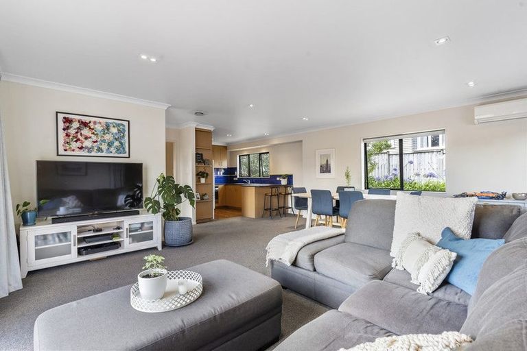 Photo of property in 136 Lynwood Road, New Lynn, Auckland, 0600