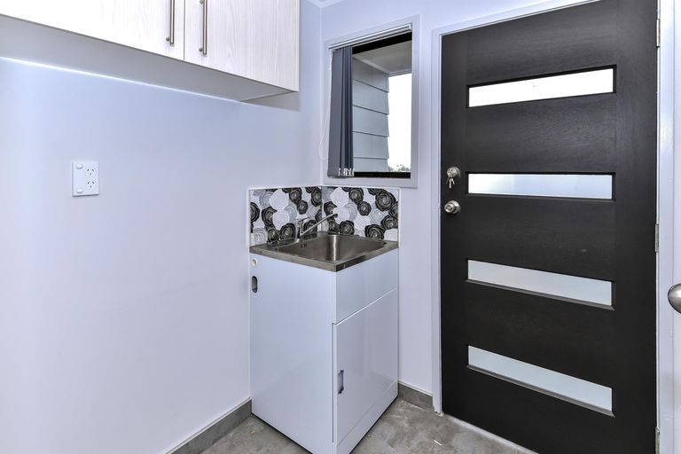 Photo of property in 4b Palmers Road, Clendon Park, Auckland, 2103