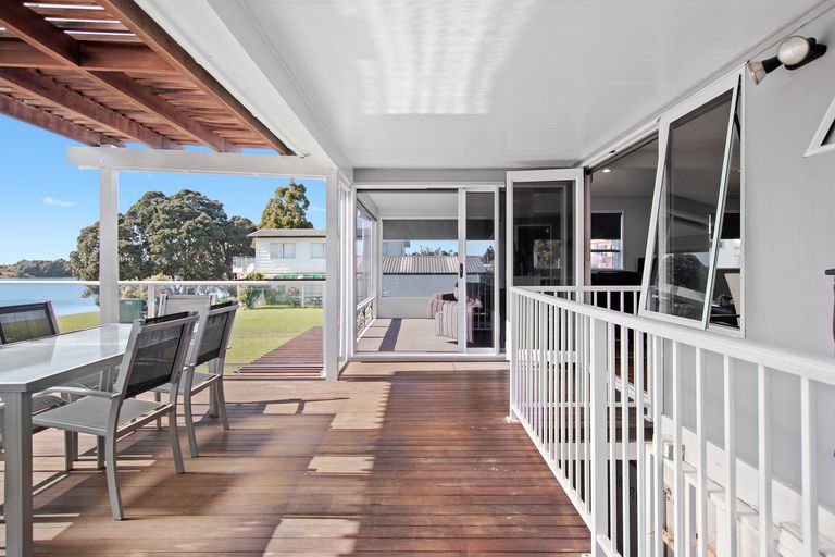 Photo of property in 40 Roretana Drive, Athenree, Katikati, 3177