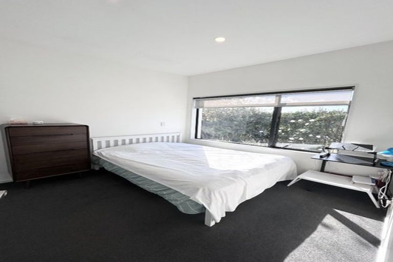 Photo of property in 10 Liberation Road, Papakura, 2110