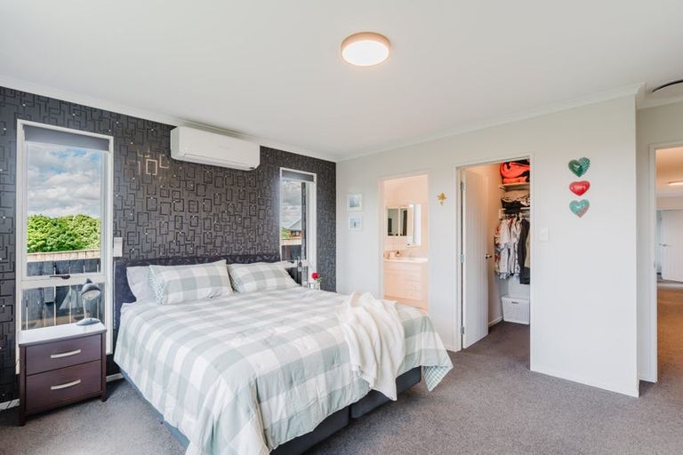 Photo of property in 1 Ruske Place, Grandview Heights, Hamilton, 3200