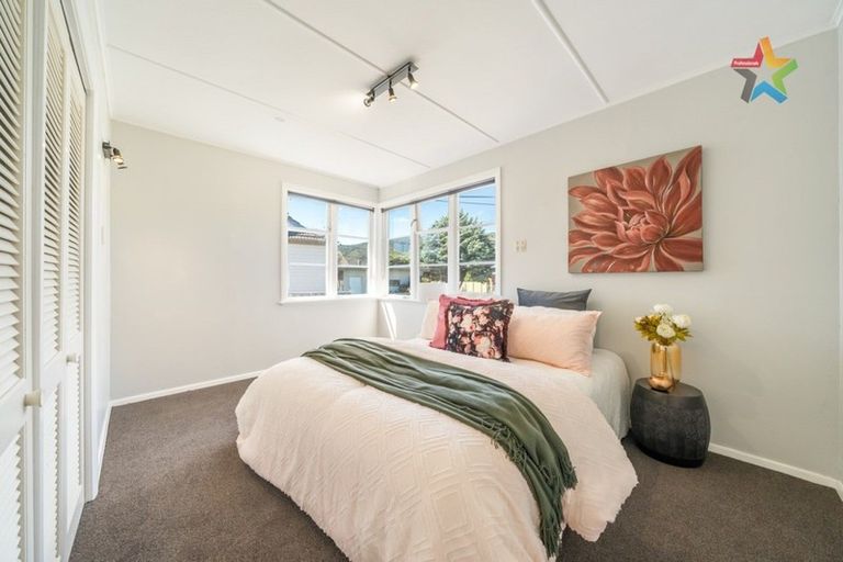 Photo of property in 4 Deans Grove, Taita, Lower Hutt, 5011