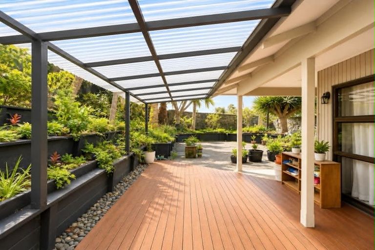 Photo of property in 30 Charles Dickens Drive, Mellons Bay, Auckland, 2014