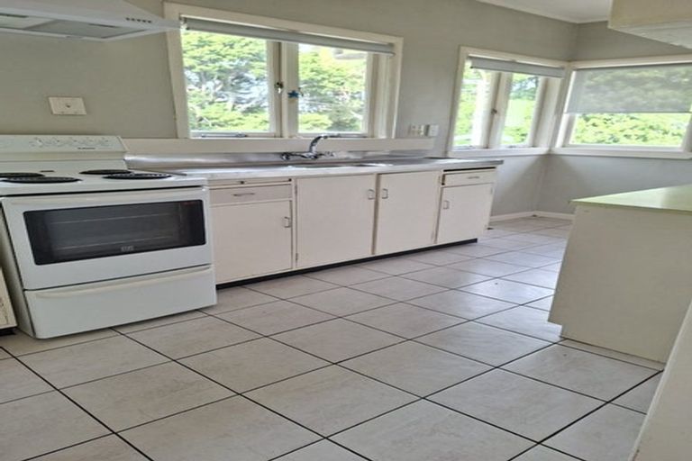 Photo of property in 280 Great South Road, Papakura, 2110