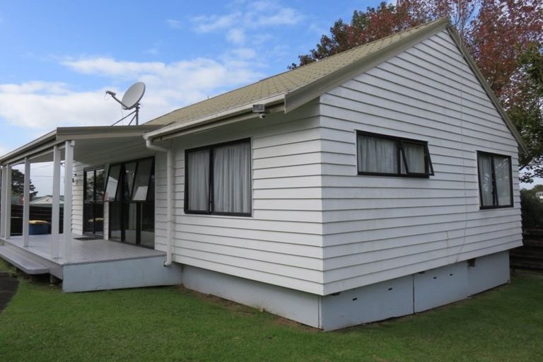 Photo of property in 1/39 Jaemont Avenue, Te Atatu South, Auckland, 0610