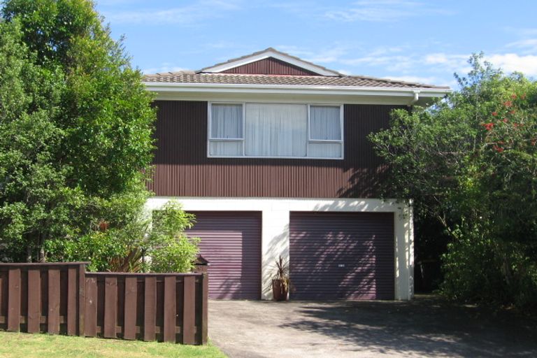 Photo of property in 9 Pokapu Street, Titirangi, Auckland, 0600