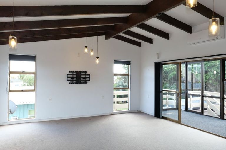 Photo of property in 2/10 Watson Drive, Paraparaumu Beach, Paraparaumu, 5032