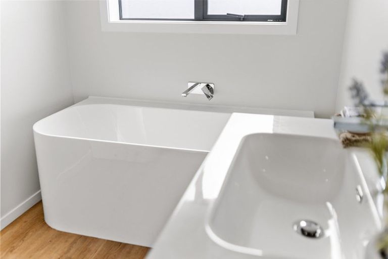 Photo of property in 32 Dunn Street, Lake Hawea, 9382