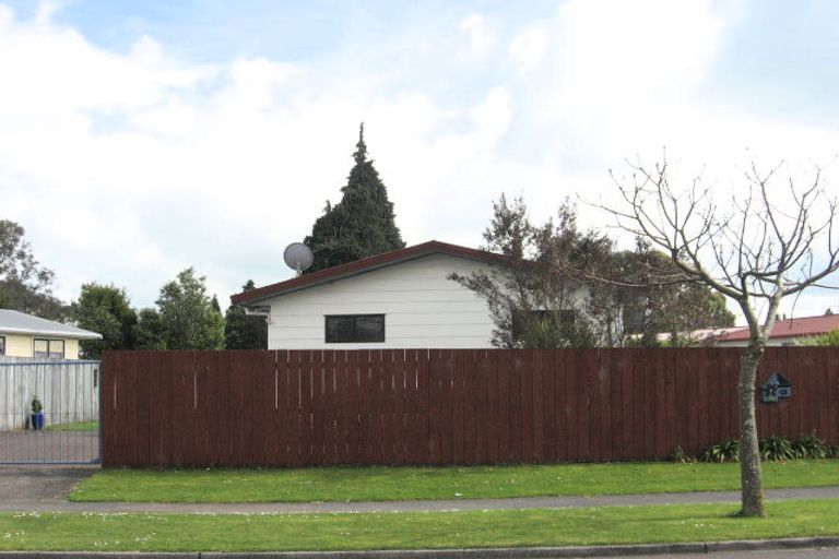 Photo of property in 63 Aquarius Drive, Kawaha Point, Rotorua, 3010