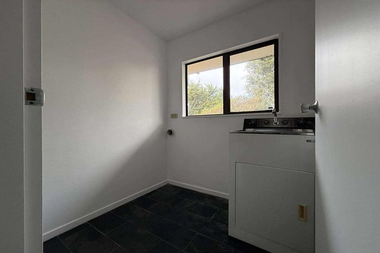 Photo of property in 27 Rembrandt Avenue, Tawa, Wellington, 5028