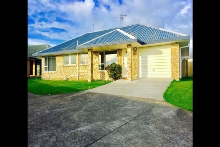 Photo of property in 2/19 Wai Iti Place, Clendon Park, Auckland, 2103