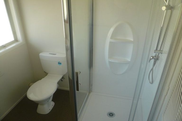 Photo of property in 43 Edmonton Road, Henderson, Auckland, 0612