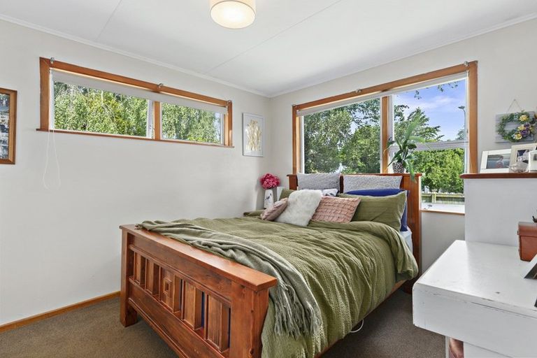 Photo of property in 2 Bremridge Place, Melville, Hamilton, 3206