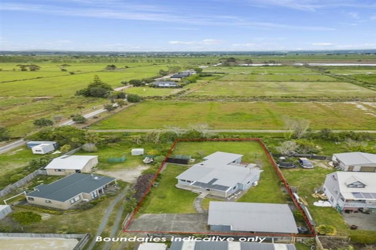 Photo of property in 450 Pukehina Parade, Pukehina, Te Puke, 3189