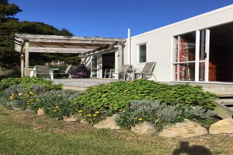 Photo of property in 6 Paparoa Station Road, Paparoa, 0571