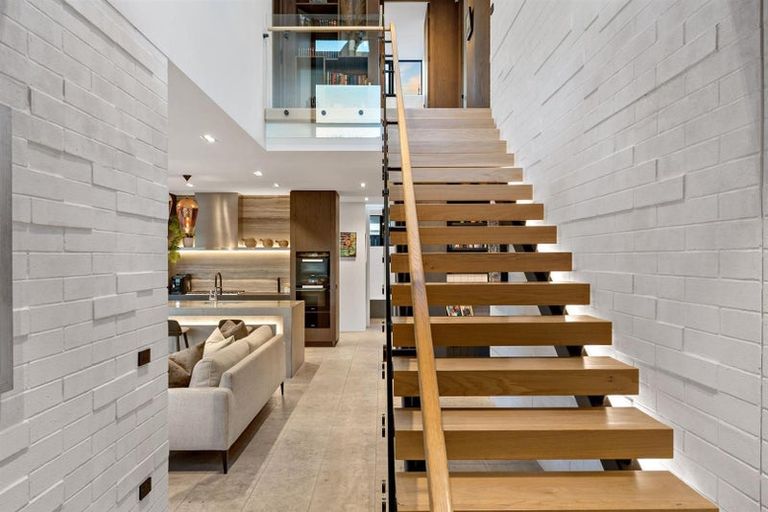 Photo of property in 41 Craig Road, Milford, Auckland, 0620