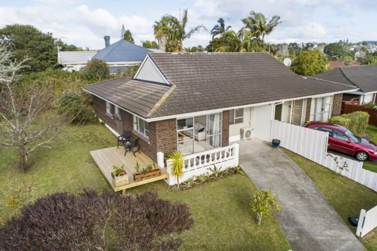 Photo of property in 1/2 Palm Court Drive, Glen Eden, Auckland, 0602