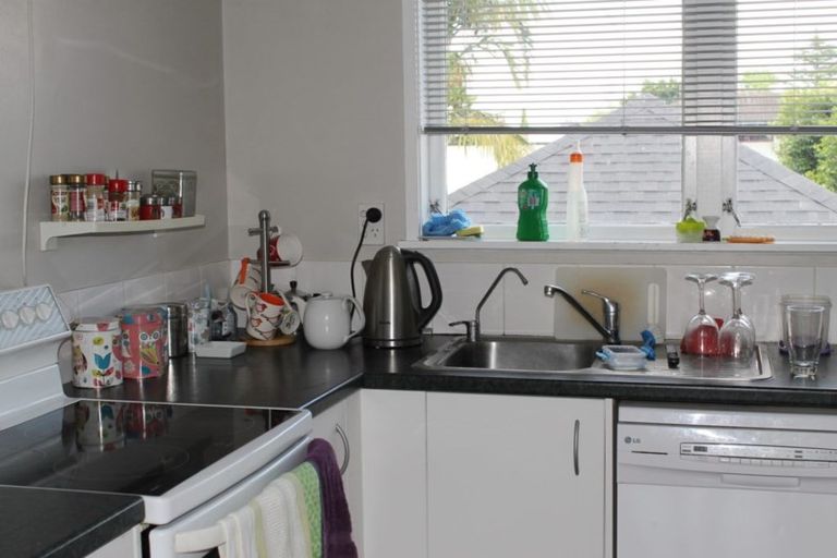 Photo of property in 3/155 Shakespeare Road, Milford, Auckland, 0620