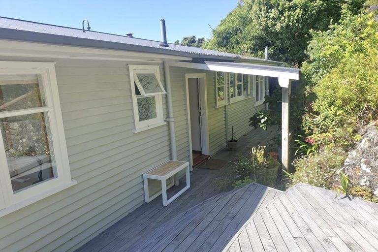 Photo of property in 7 Kingston Heights Road, Kingston, Wellington, 6021