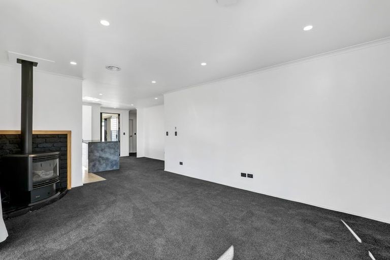 Photo of property in 115 Mangorei Road, Merrilands, New Plymouth, 4312