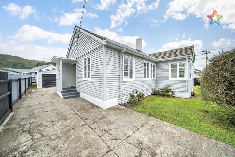 Photo of property in 43 Benge Crescent, Naenae, Lower Hutt, 5011