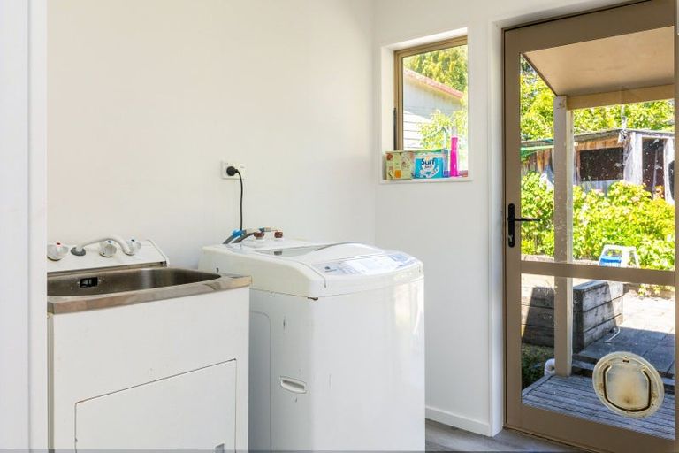 Photo of property in 1 Whitby Close, Waikawa, Picton, 7220