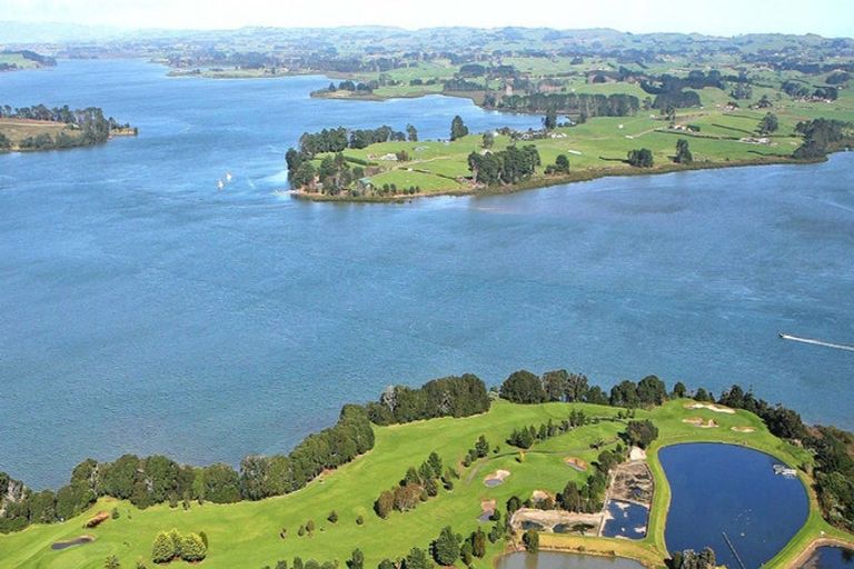 Photo of property in 3a Uatoto Road, Clarks Beach, 2122