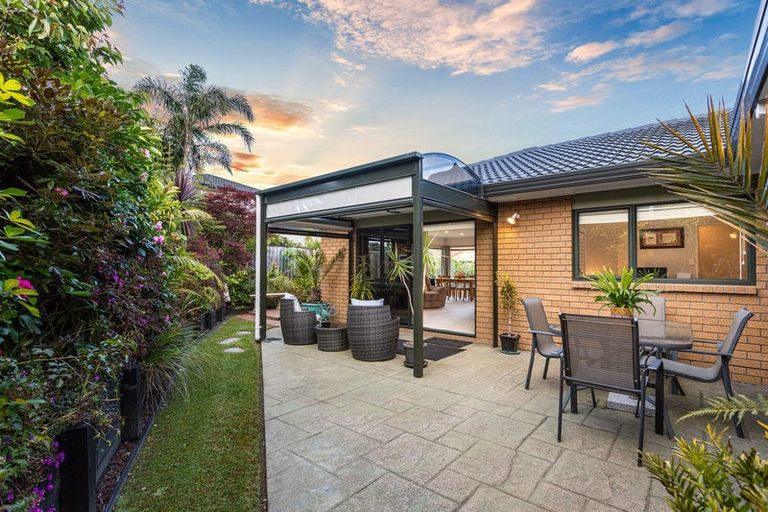 Photo of property in 1 Astor Place, Orewa, 0931