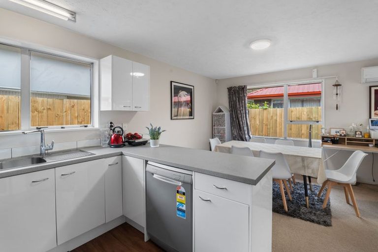 Photo of property in 3/42 Division Street, Riccarton, Christchurch, 8041