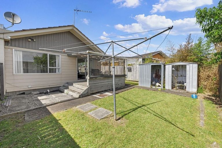 Photo of property in 1/3 Dorendia Place, Clendon Park, Auckland, 2103