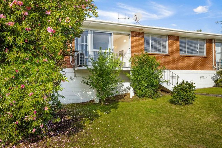 Photo of property in 2/61 Royal View Road, Te Atatu South, Auckland, 0610