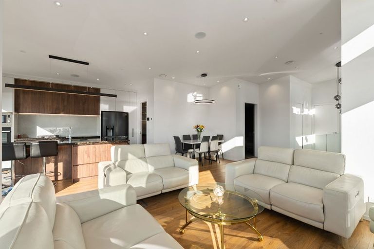 Photo of property in 49 Ashton Fitchett Drive, Brooklyn, Wellington, 6021