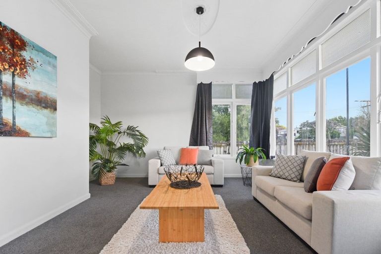 Photo of property in 12 Walsh Street, Forest Lake, Hamilton, 3200