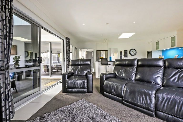 Photo of property in 9 Ohau Place, Poraiti, Napier, 4112