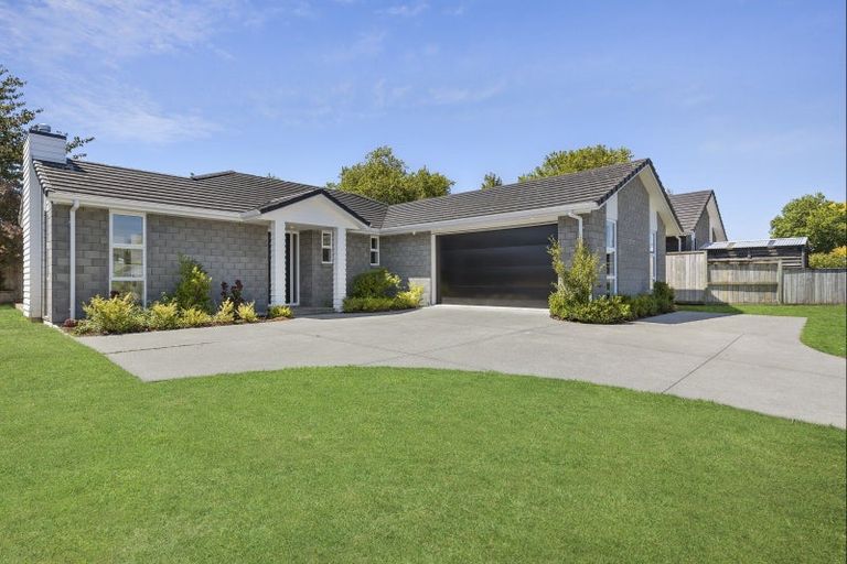 Photo of property in 22 Clare Street, Cambridge, 3434