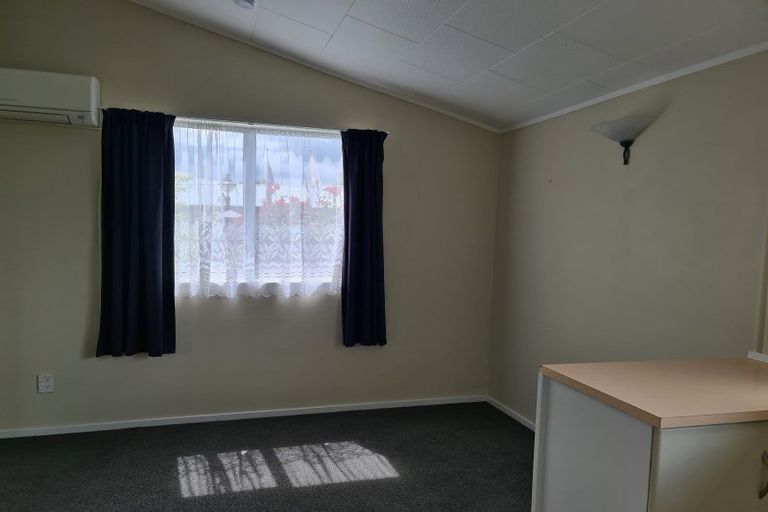 Photo of property in 15 Dalwood Grove, Highbury, Palmerston North, 4412