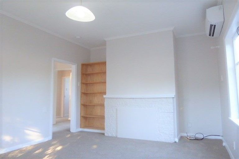 Photo of property in 33 Pirie Crescent, Moera, Lower Hutt, 5010