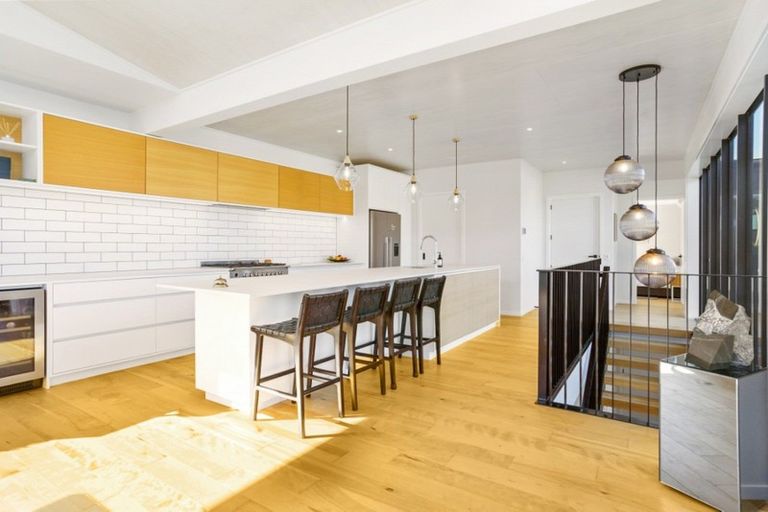 Photo of property in 103 Beach Road, Whangamata, 3620