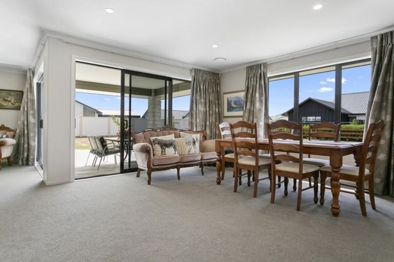 Photo of property in 93 Saint Kilda Road, Cambridge, 3434