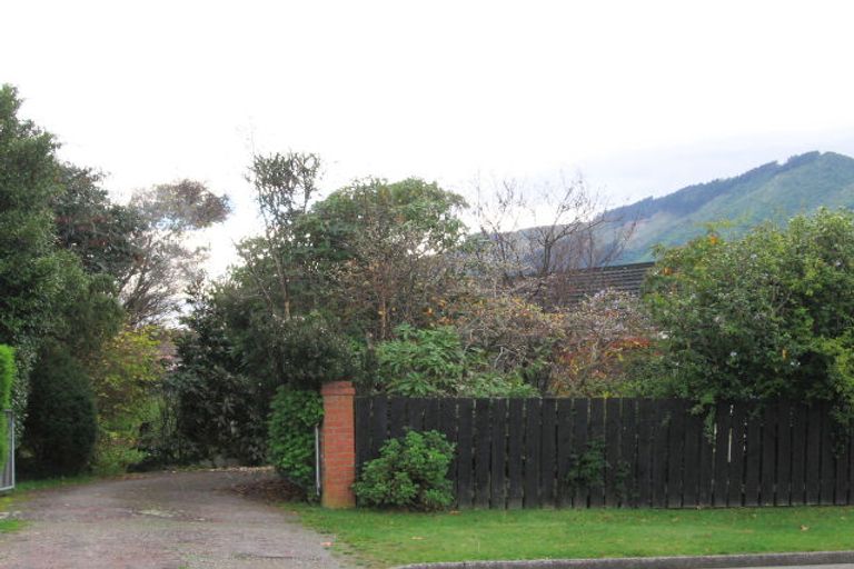 Photo of property in 27 Kapanui Road, Waikanae, 5036