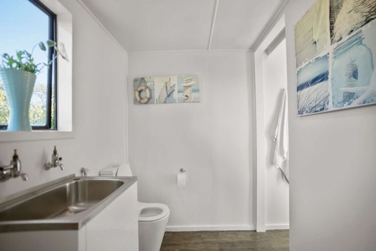 Photo of property in 49 Tauwhareparae Road, Tolaga Bay, 4077