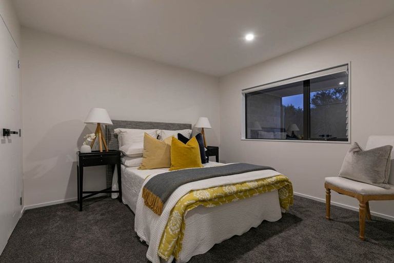 Photo of property in 11 Taraire Place, Orewa, 0931