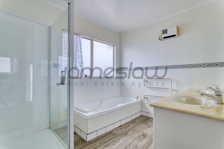 Photo of property in 25a Brightside Road, Stanmore Bay, Whangaparaoa, 0932