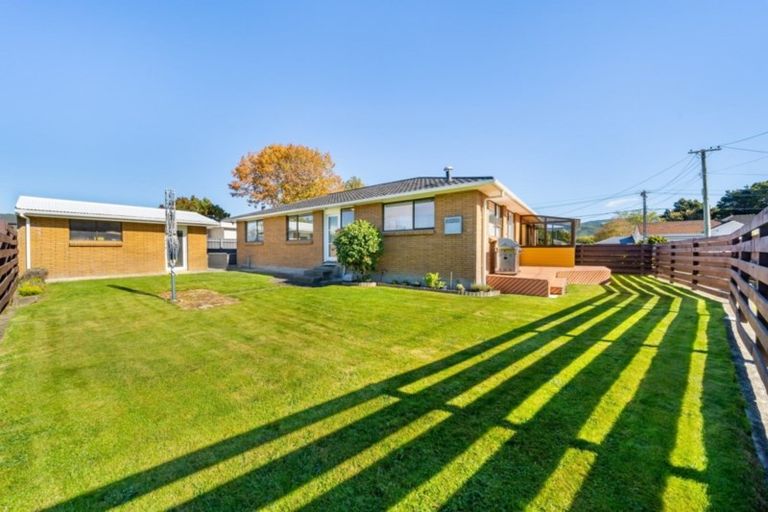 Photo of property in 64 Golders Road, Elderslea, Upper Hutt, 5018