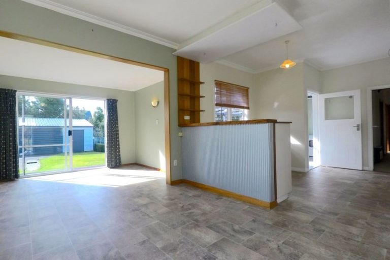 Photo of property in 9 Montgomery Street, Levin, 5510