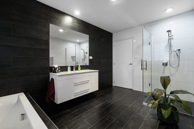 Photo of property in 78 Ranginui Road, Welcome Bay, Tauranga, 3175