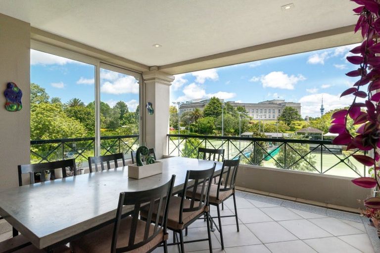 Photo of property in 4a/24 Domain Drive, Parnell, Auckland, 1052