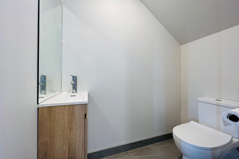 Photo of property in 18 Parahau Road, Papakura, 2110