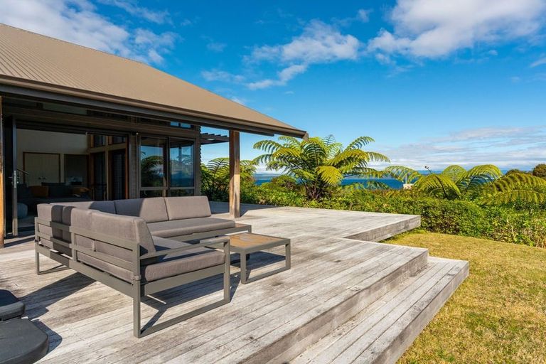 Photo of property in 8 Whakamoenga Point, Acacia Bay, Taupo, 3385