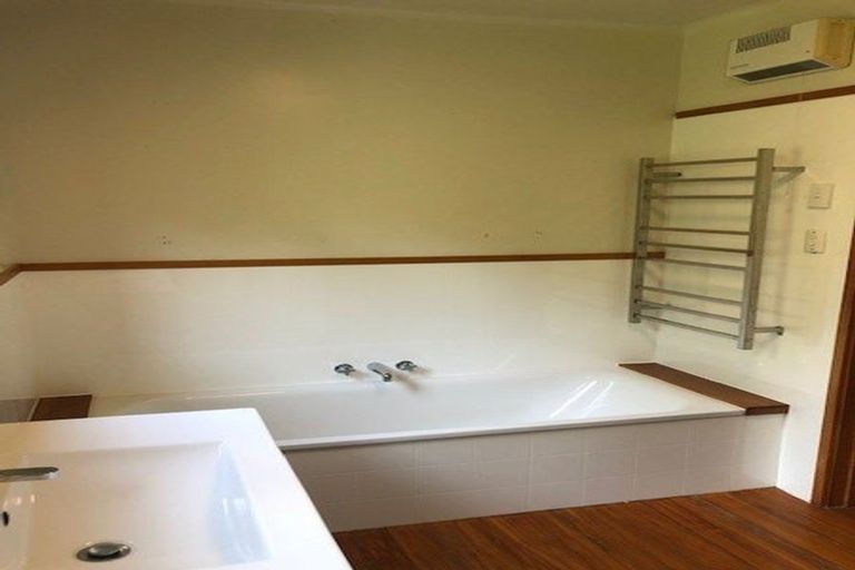 Photo of property in 4400 Christchurch Akaroa Road, Little River, 7591